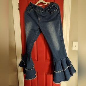 Women's pull-on type jeans. Flair legged. Size Large.